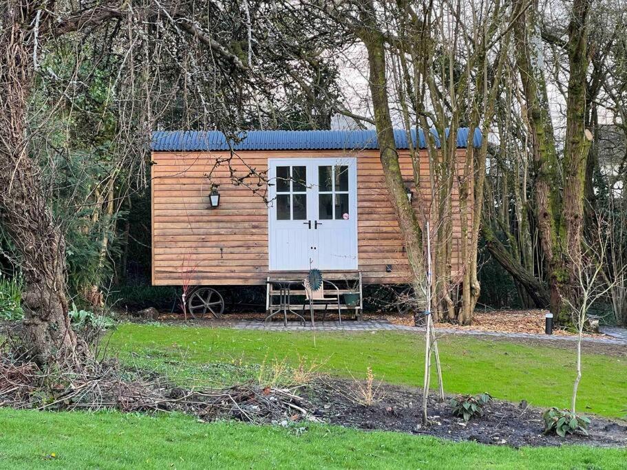 Tranquil Spot Shepherds Hut Cinderford エクステリア 写真